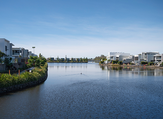 44 Discovery_0000s_0002_DSC_2230