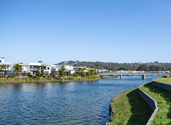 44 Discovery_0000s_0007__D8B6842